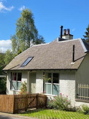Cobbler'S Cottage At Kindrochet, Strathtay بيتلوكري المظهر الخارجي الصورة